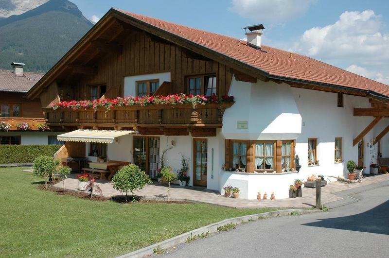 Haus Guem Lägenhet Ehrwald Exteriör bild