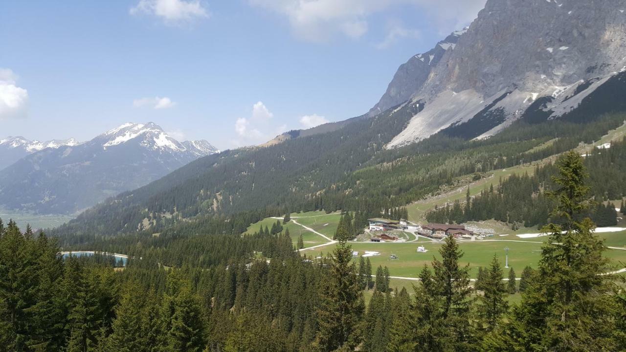 Haus Guem Lägenhet Ehrwald Exteriör bild